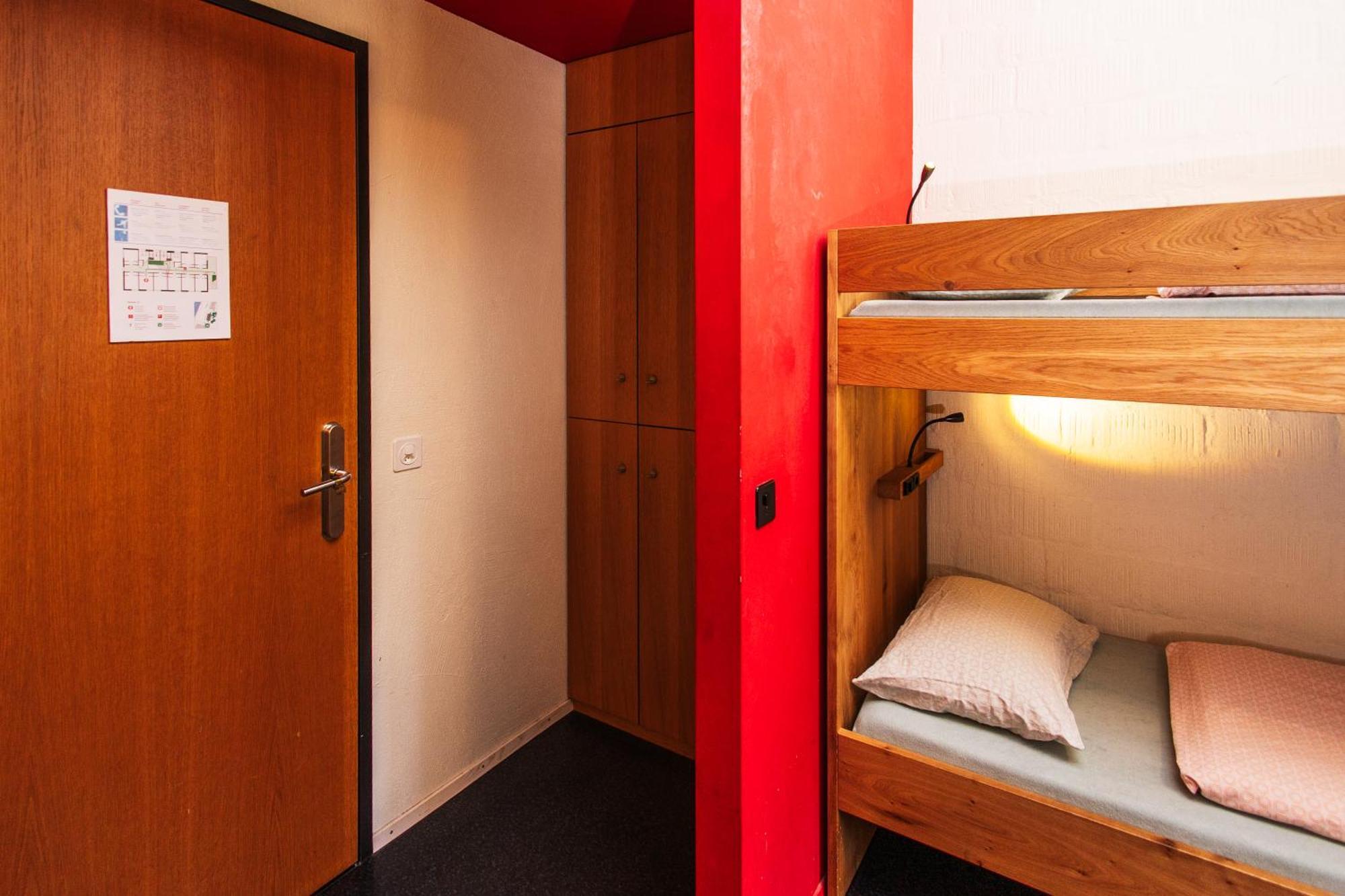 Baden Youth Hostel Exterior photo